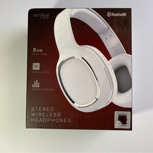 White Stereo Wireless Headphones